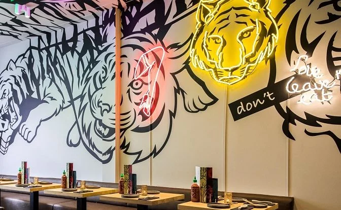 Lichtreclame Neon tijger restaurant Tiger mama Utrecht