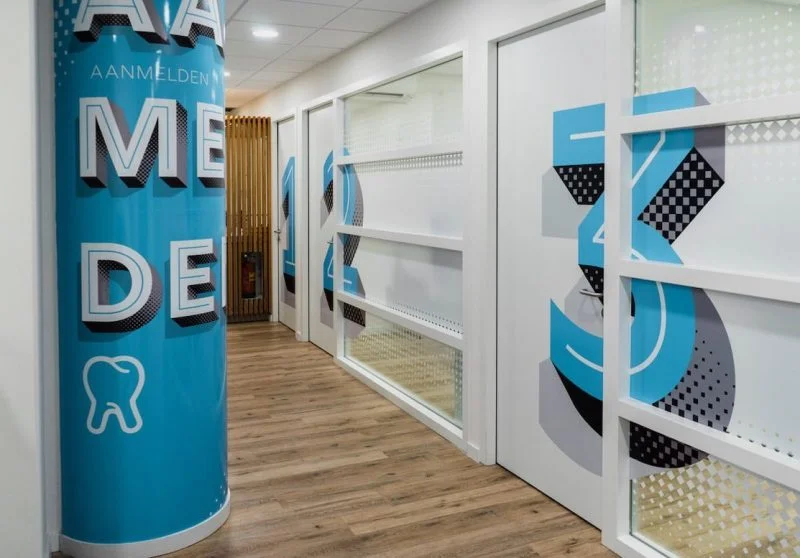 Tand belettering