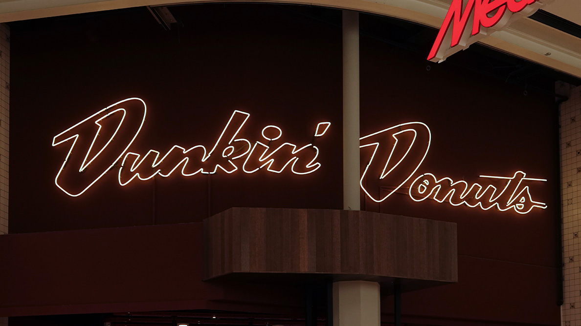 Neon logo Dunkin Donuts Utrecht