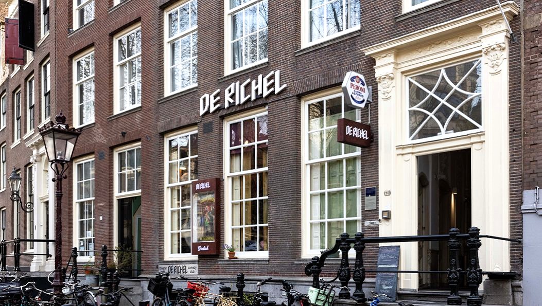verlicht gevelreclame amsterdam theater de richel
