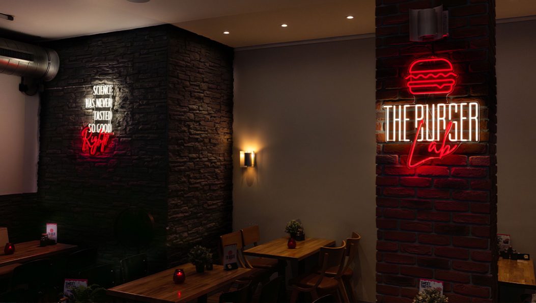 rode Led neon signs voor The Burger Lab in Amsterdam