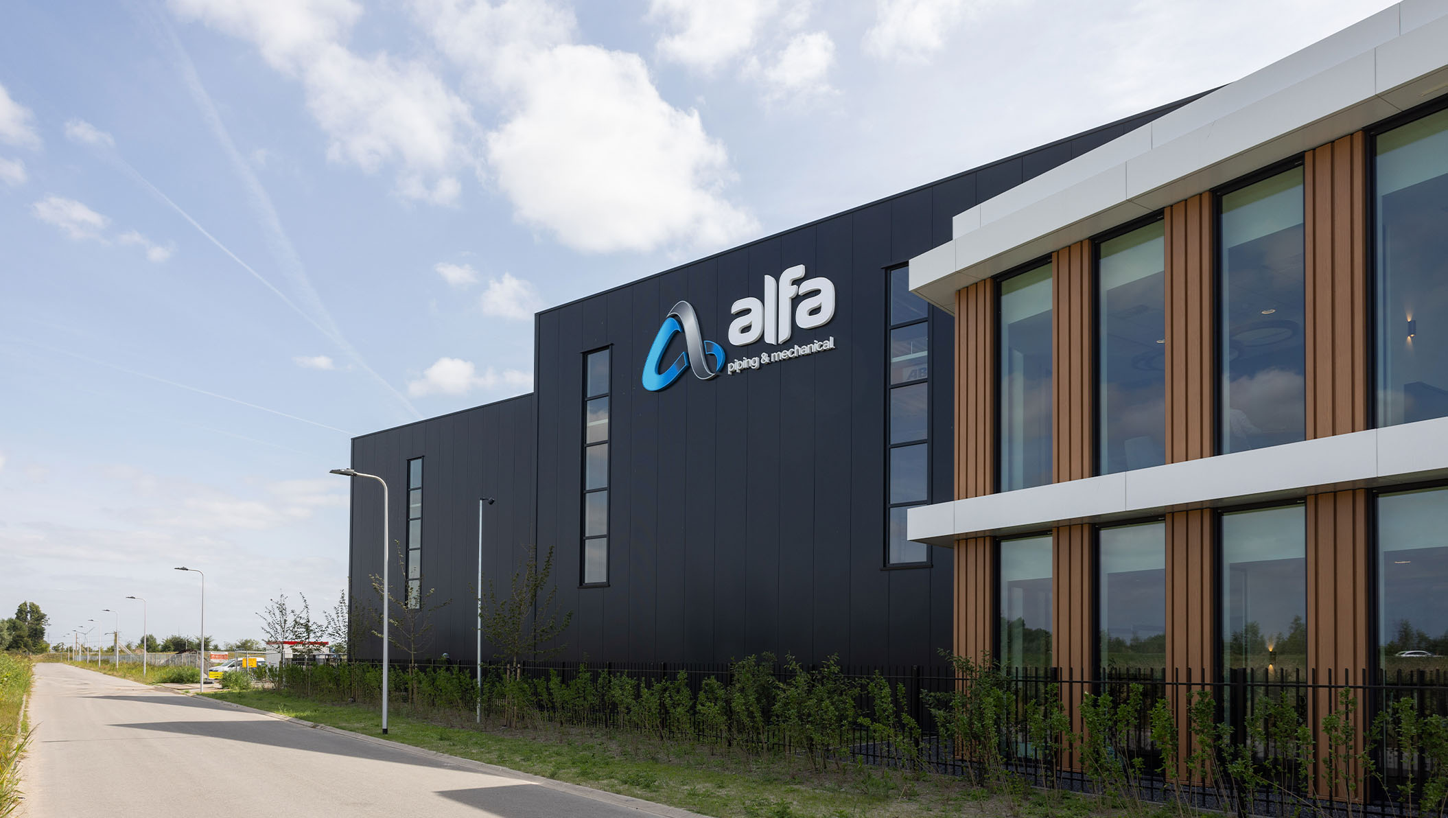 Doosletters verlicht voor Alfa Piping & Mechanical