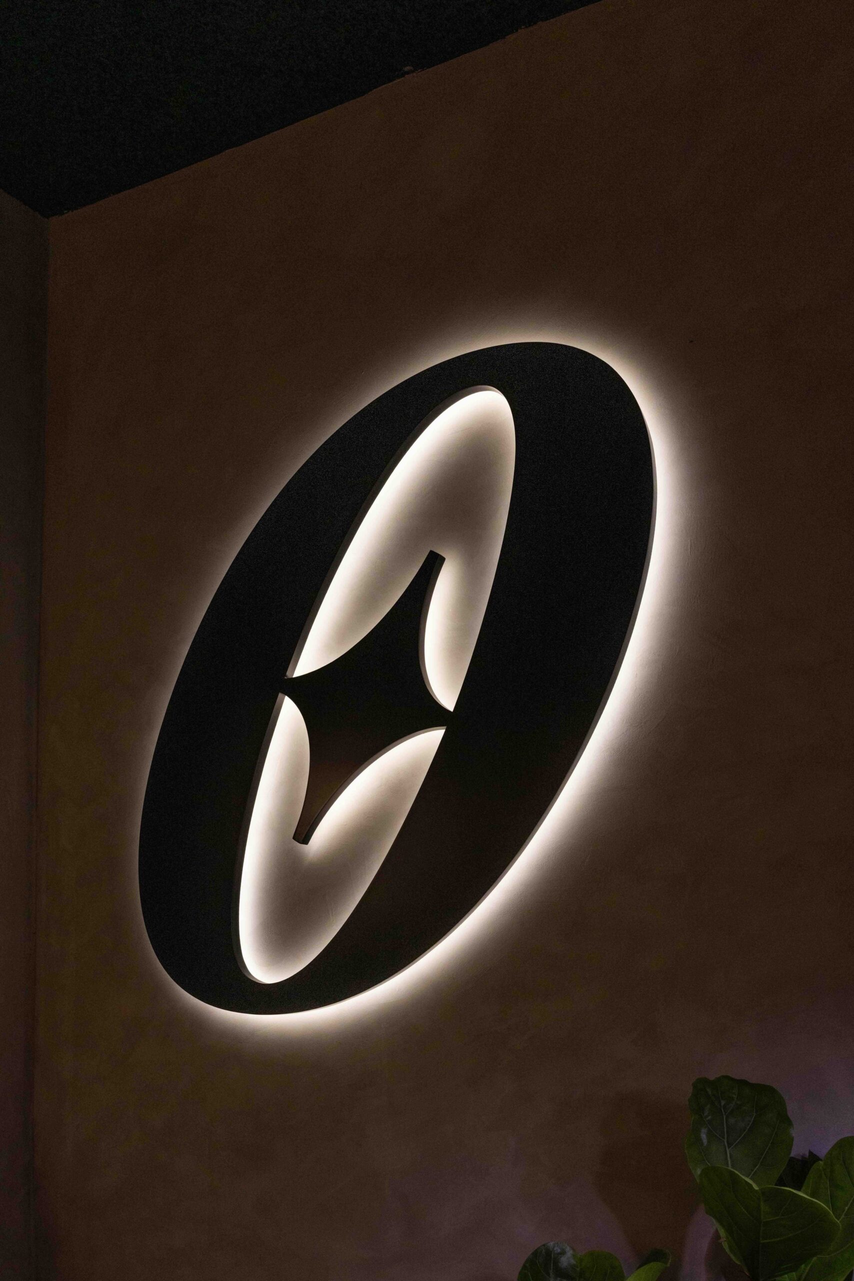 Indirect verlichte doosletter off smash utrecht