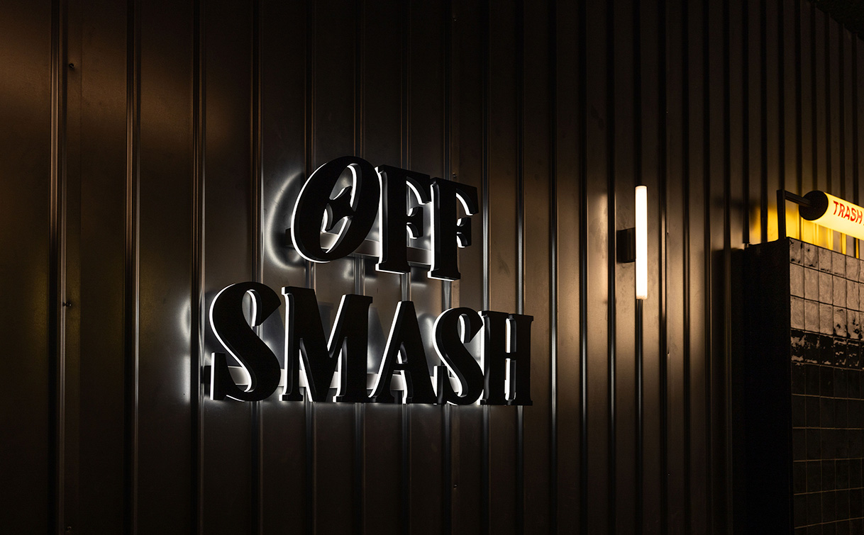 Off Smash logo instore lichtreclame