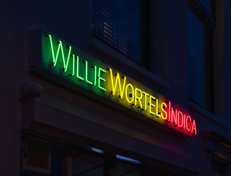 Gekleurde neon letters