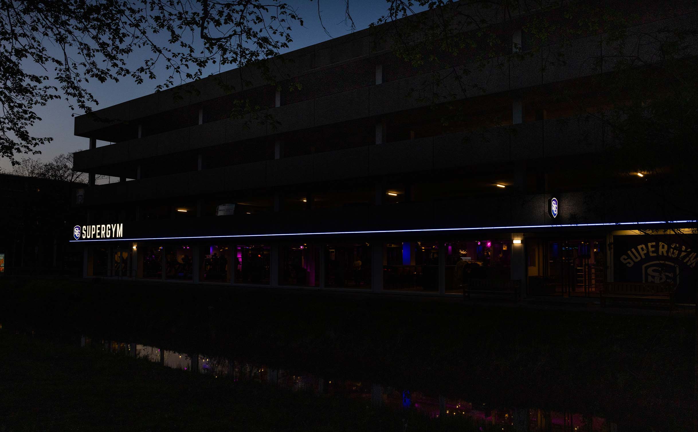 dynamische led-lichtlijn supergym rijswijk
