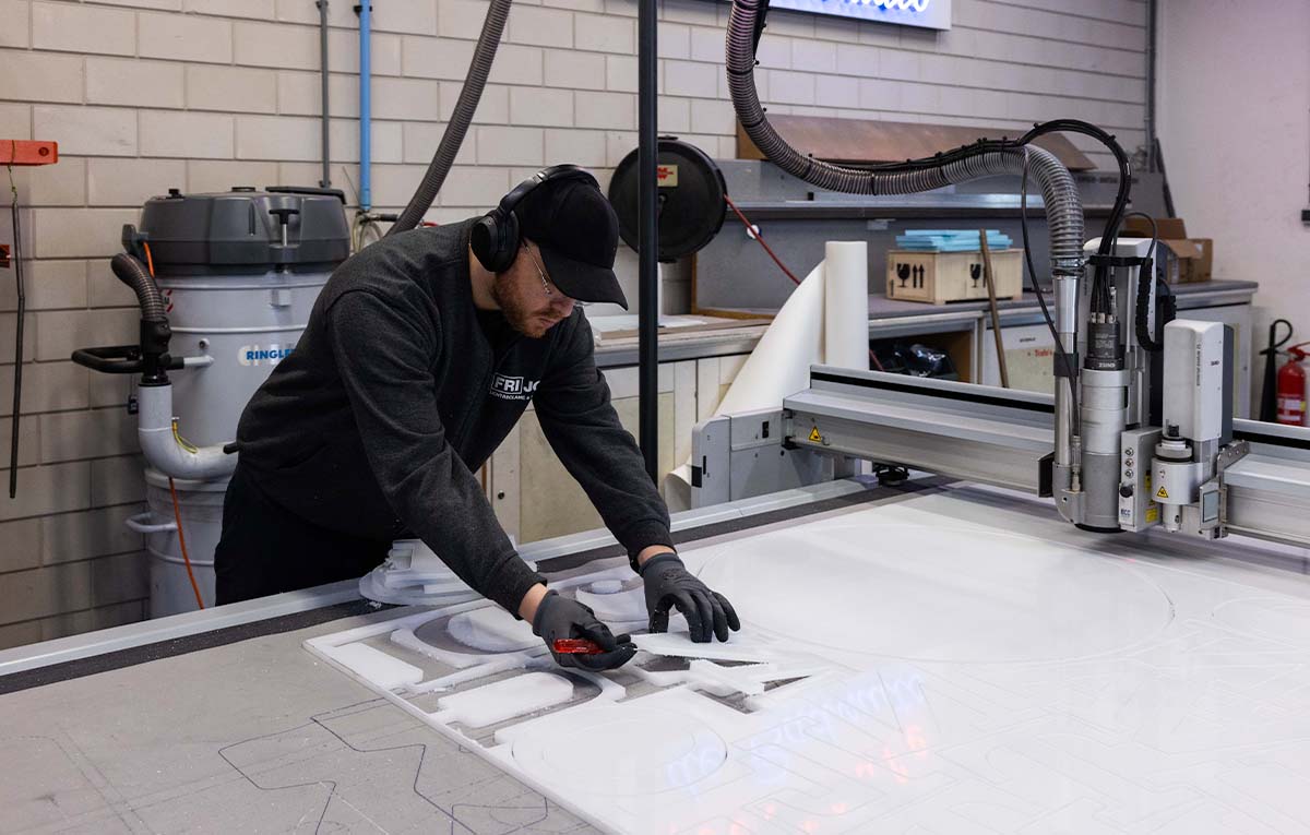Freesmachine acrylaat letters