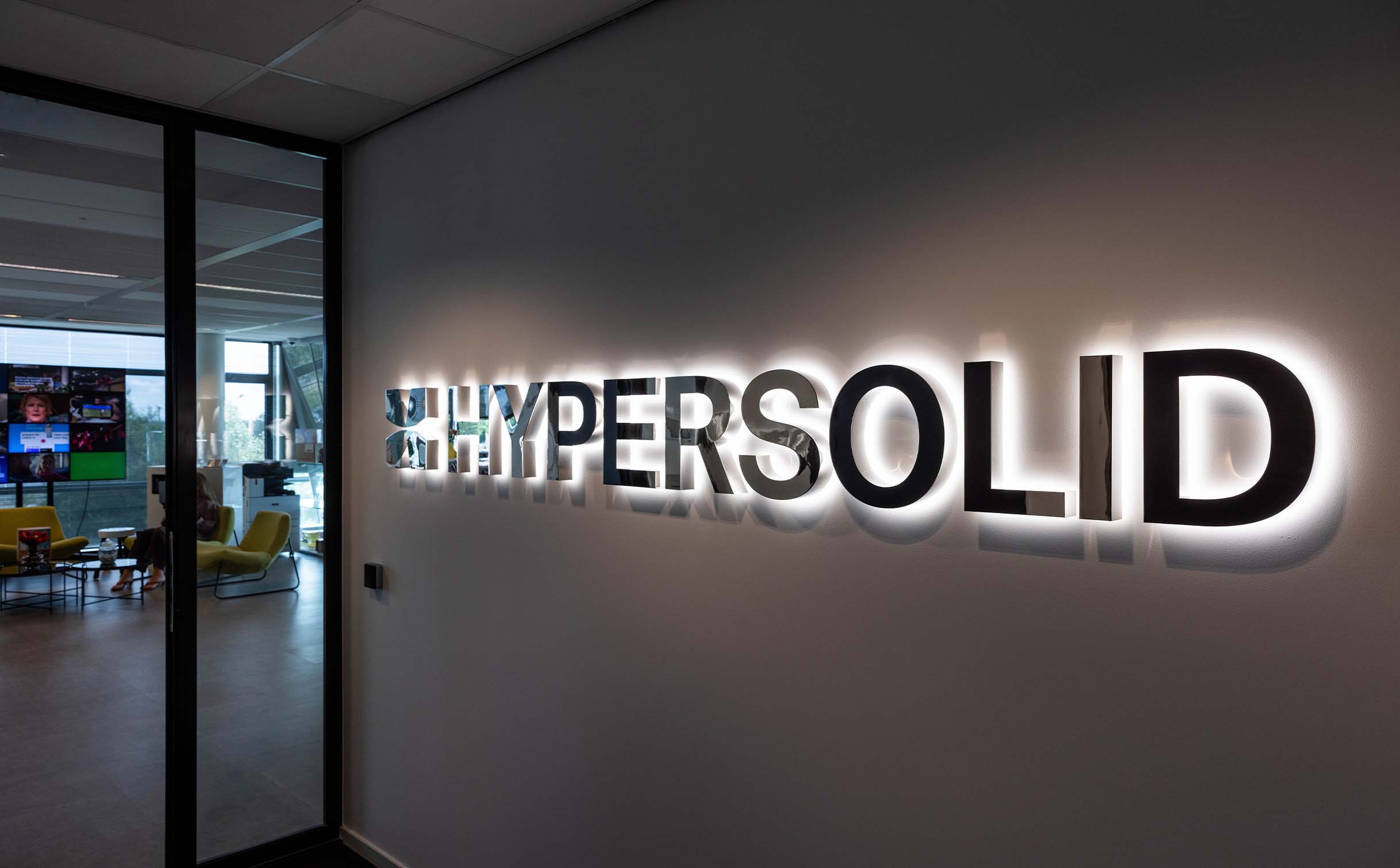 Side verlichte doosletters kantoor Hypersolid Alkmaar