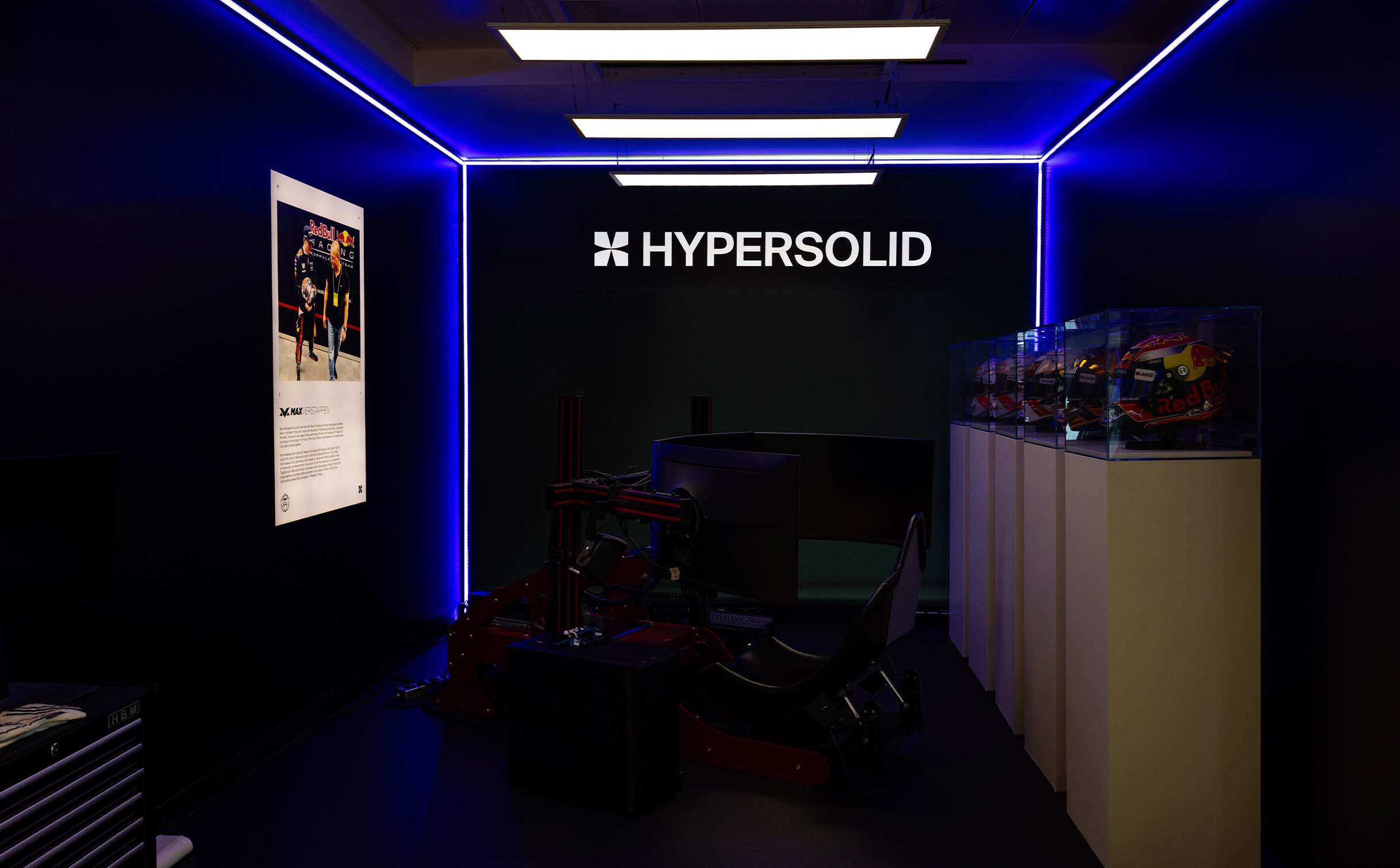 Indoor lichtreclame met led lijn en doosletters Hypersolid Alkmaar